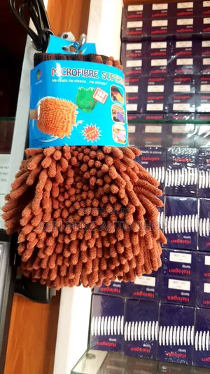 Car Washing Microfiber Mitt or Soft Towel Brush