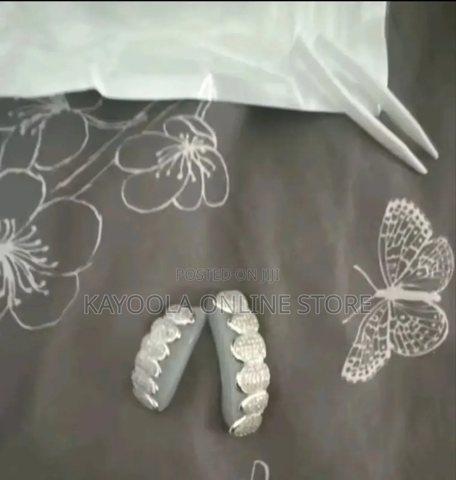Teeth Grillz Set Silver Colured Fashion Jewellery