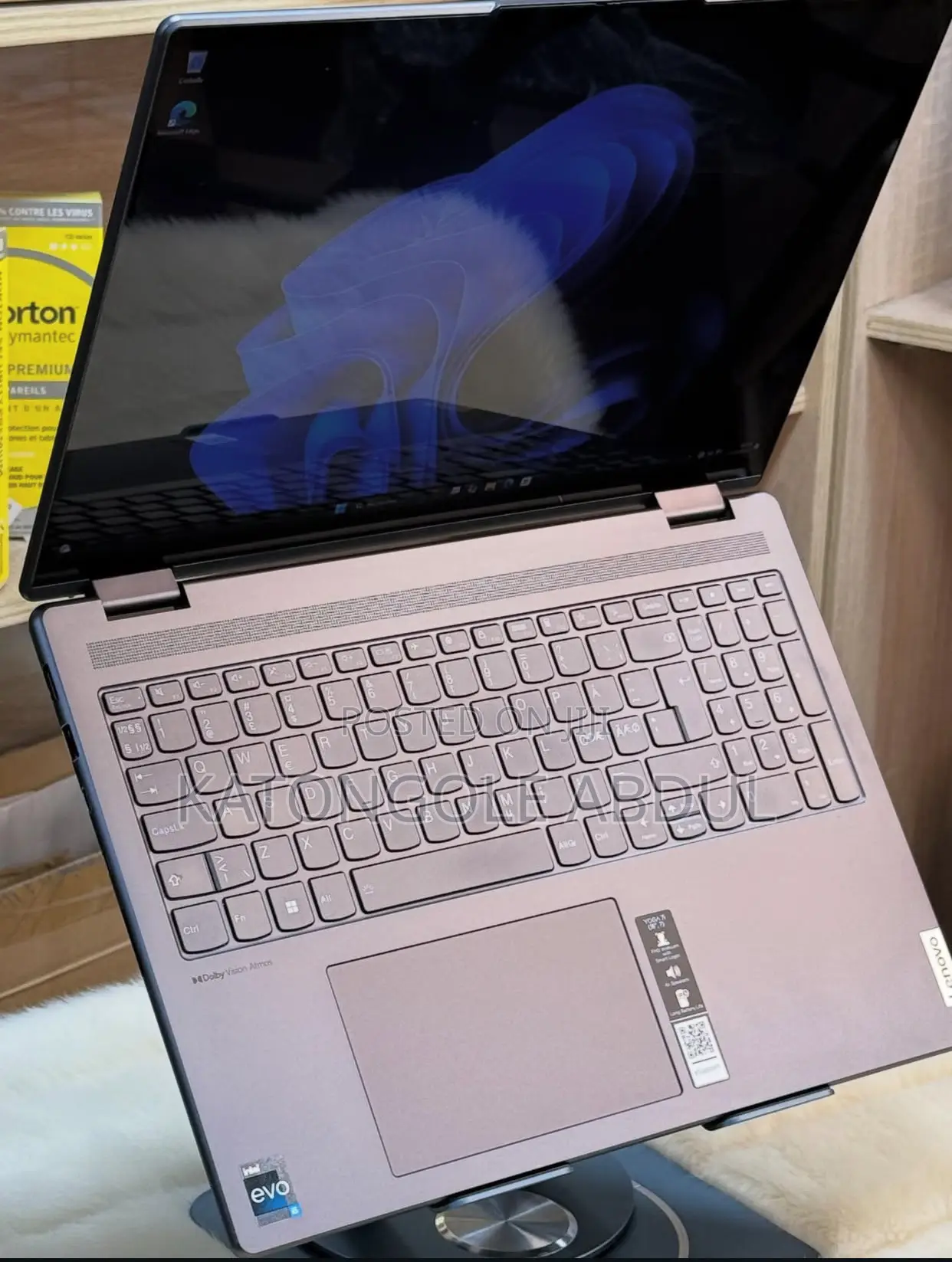 New Laptop Lenovo Yoga 7i 16GB Intel Core I5 SSD 512GB
