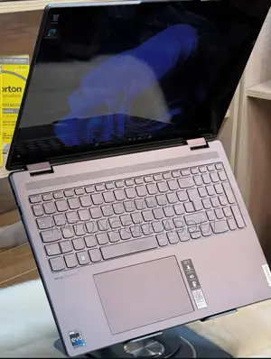 New Laptop Lenovo Yoga 7i 16GB Intel Core I5 SSD 512GB