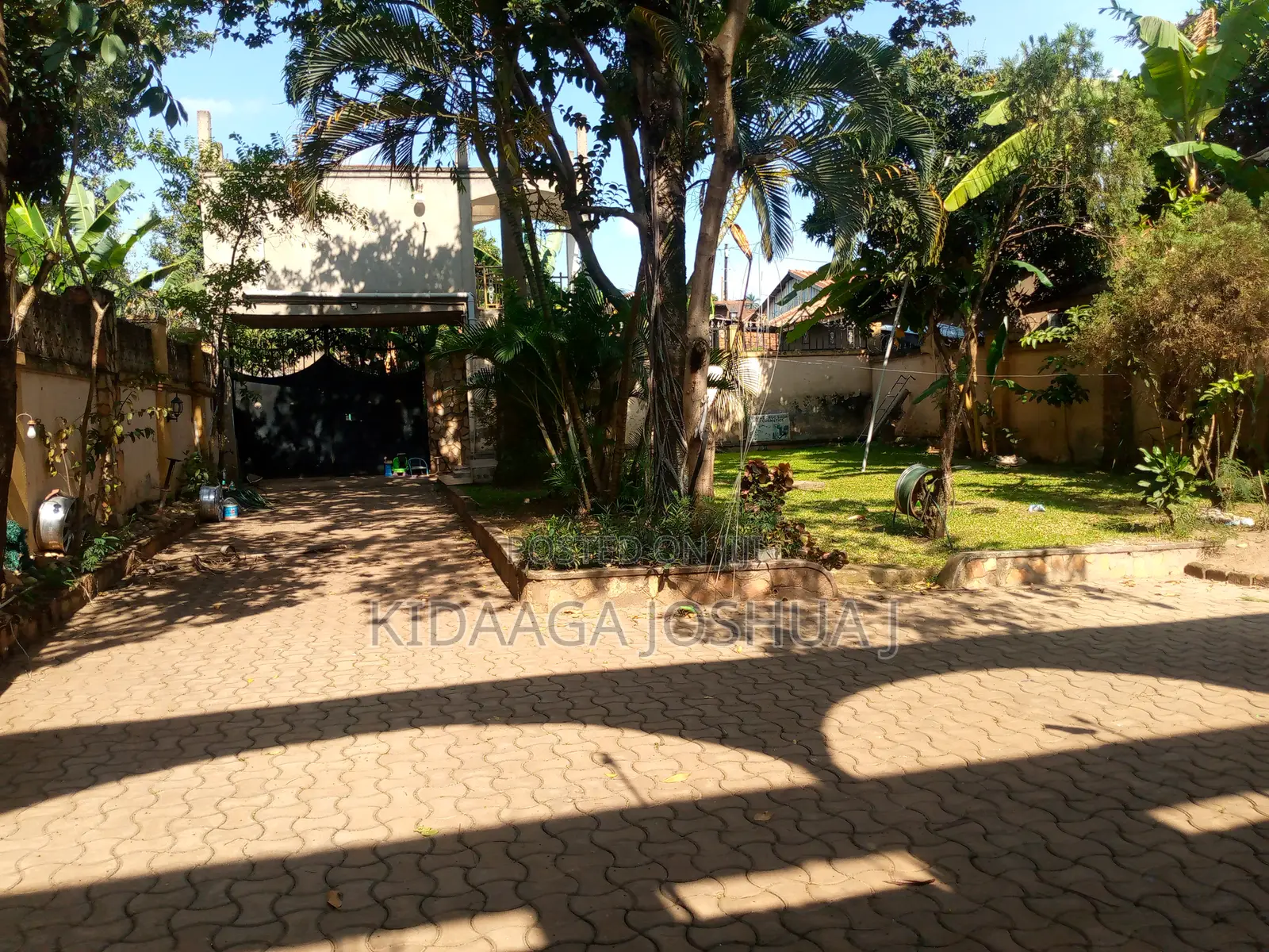 9bdrm Apartment In Kidaaga Fast Cash, Kawempe For Sale