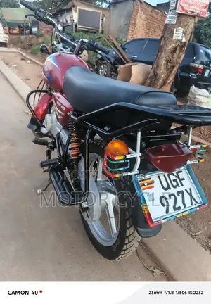 Bajaj Boxer 125 2025 Red