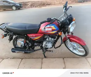 Bajaj Boxer 125 2025 Red