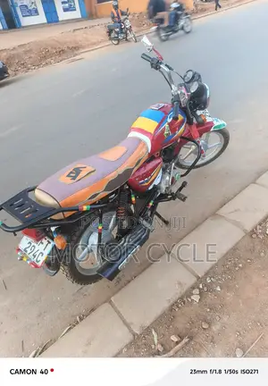 Bajaj Boxer 125 2023 Red