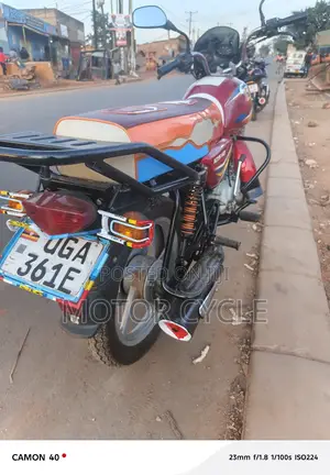 Bajaj Boxer 125 2025 Red