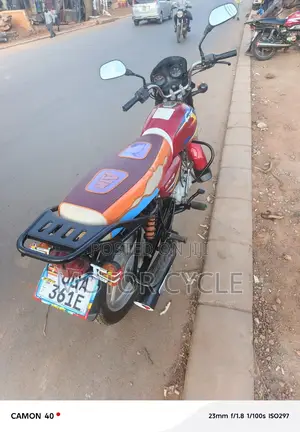 Bajaj Boxer 125 2025 Red