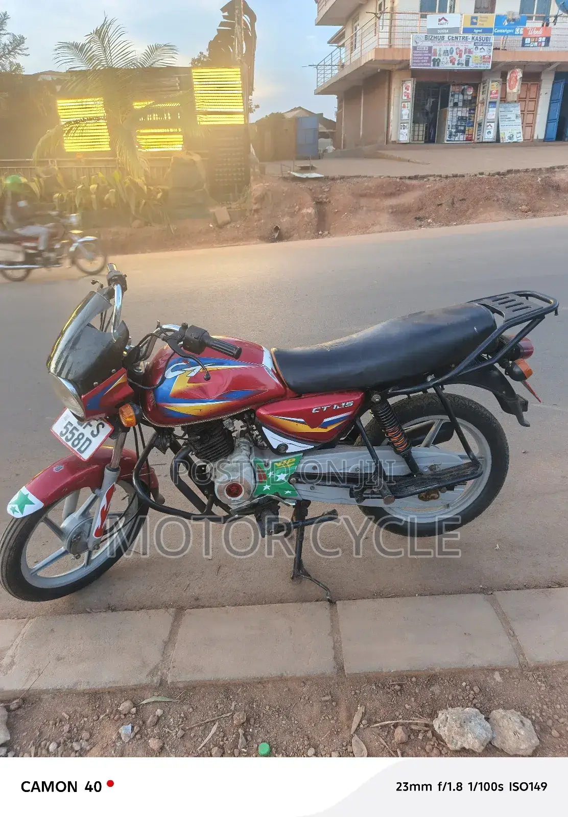 Bajaj Boxer 125 2023 Red