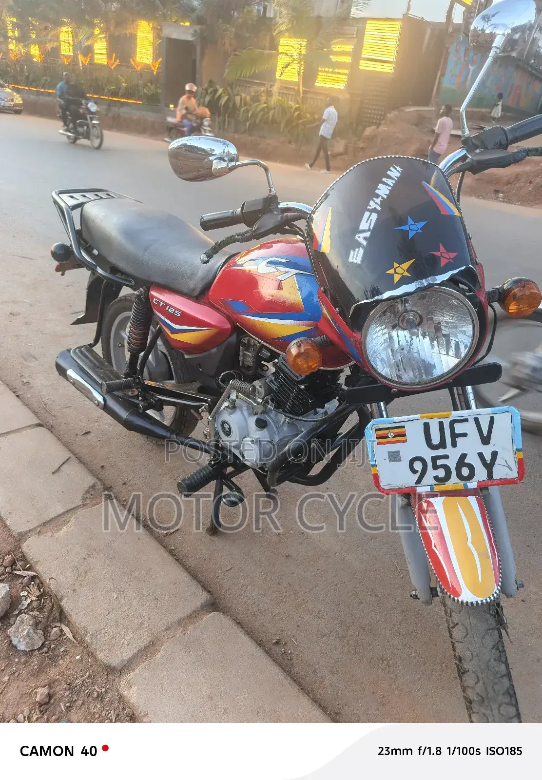Bajaj Boxer 125 2022 Red