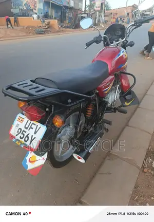 Bajaj Boxer 125 2022 Red