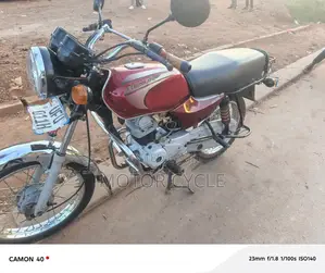 Bajaj Boxer 100 2024 Red