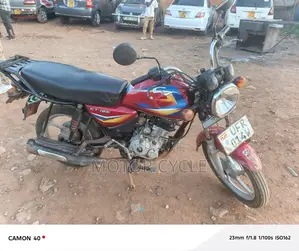 Bajaj Boxer 125 2023 Red