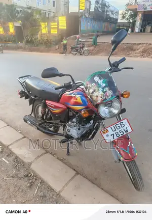 Bajaj Boxer 125 2025 Red