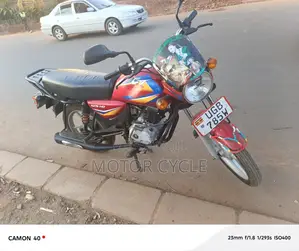 Bajaj Boxer 125 2025 Red