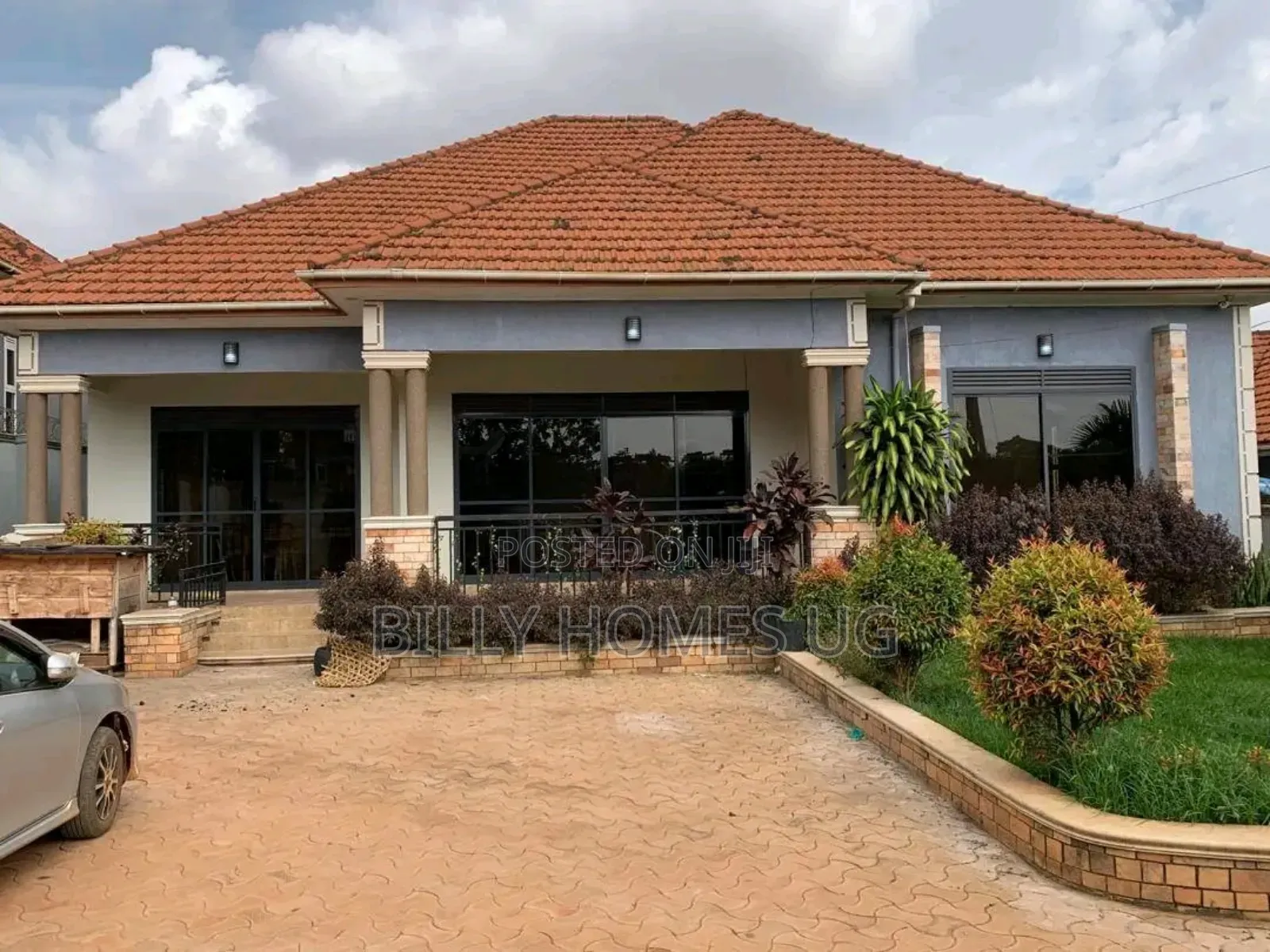 4bdrm Bungalow in Kira for sale