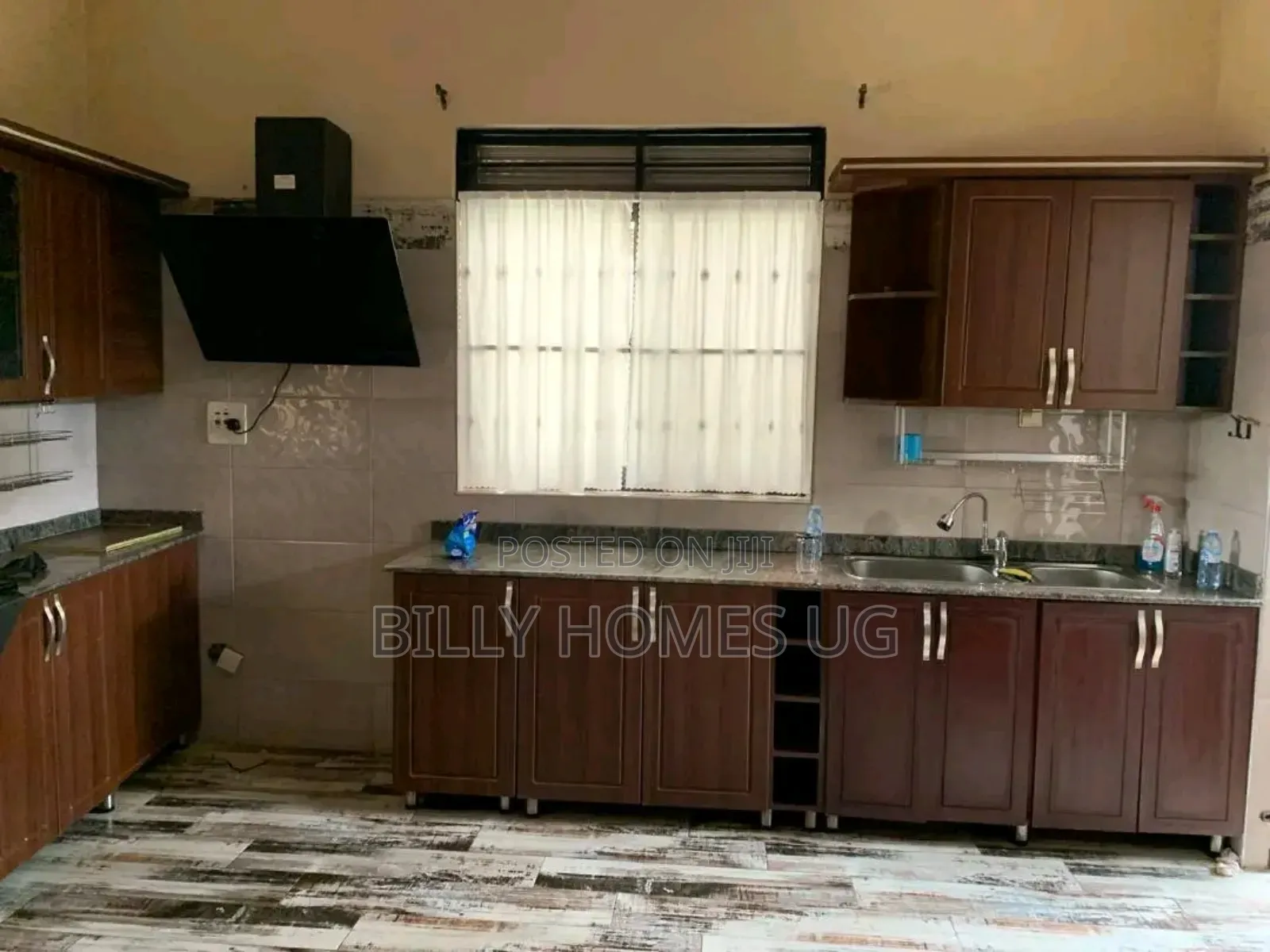 4bdrm Bungalow in Kira for sale