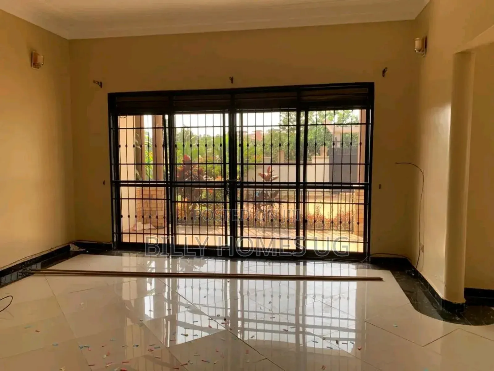 4bdrm Bungalow in Kira for sale