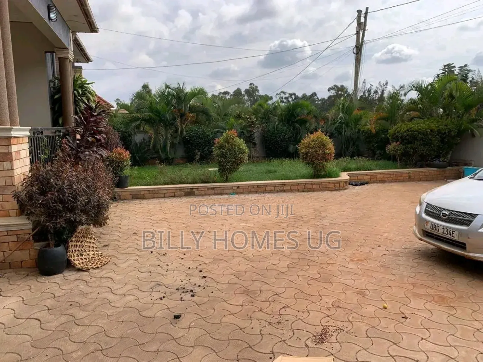 4bdrm Bungalow in Kira for sale
