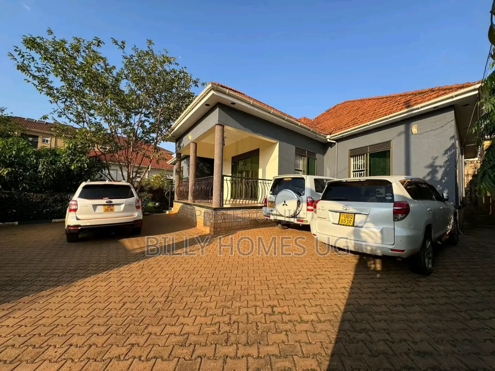 5bdrm Bungalow in Kira for sale