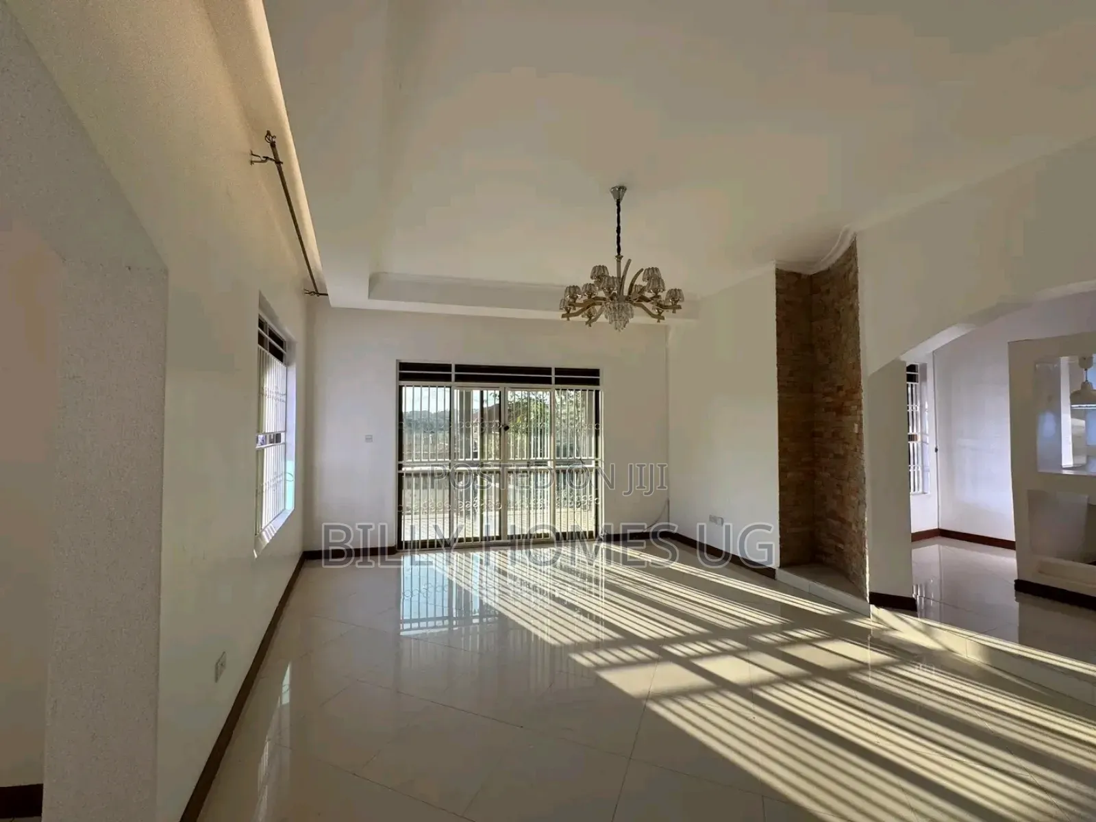 5bdrm Bungalow in Kira for sale