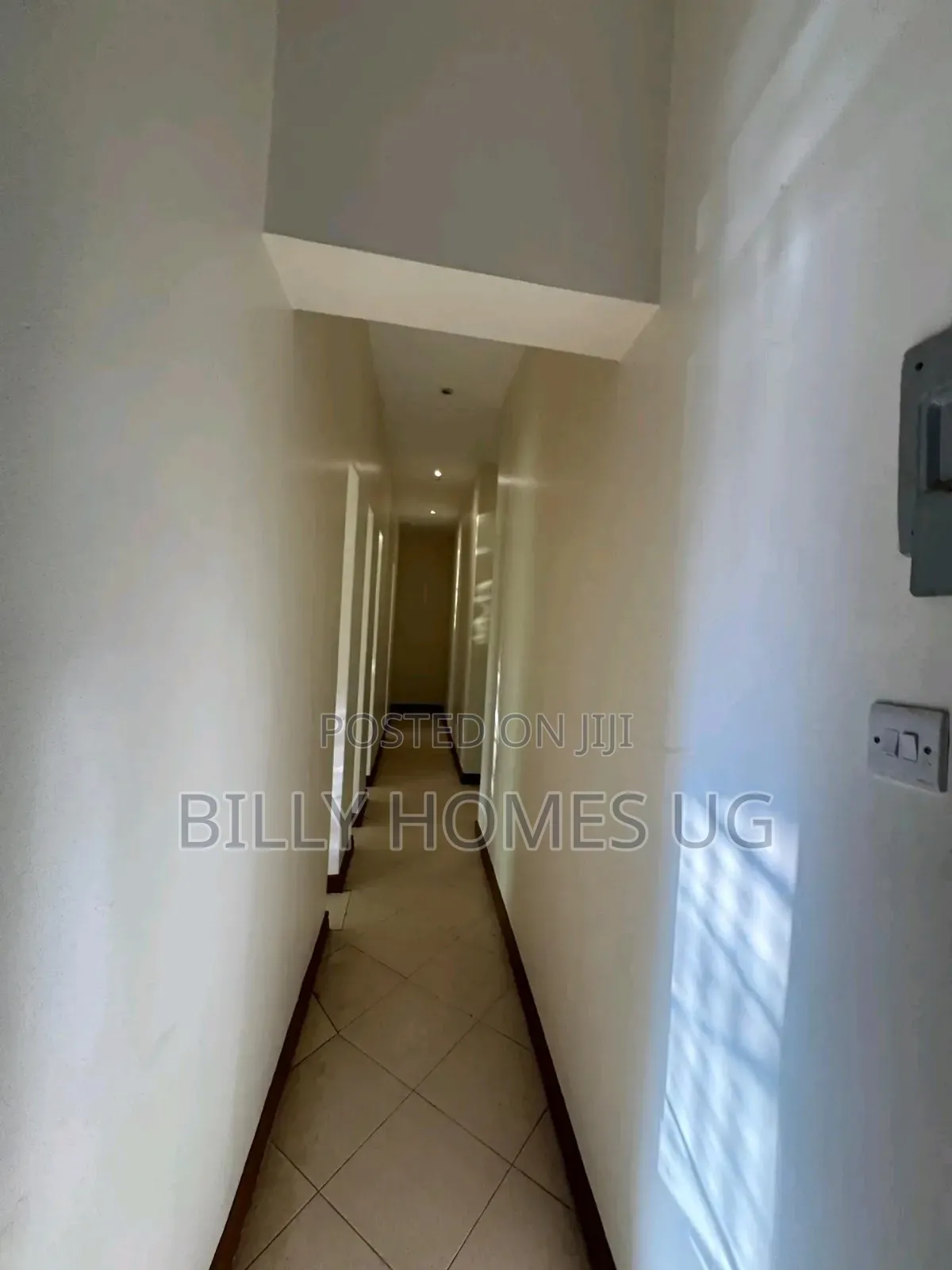 5bdrm Bungalow in Kira for sale