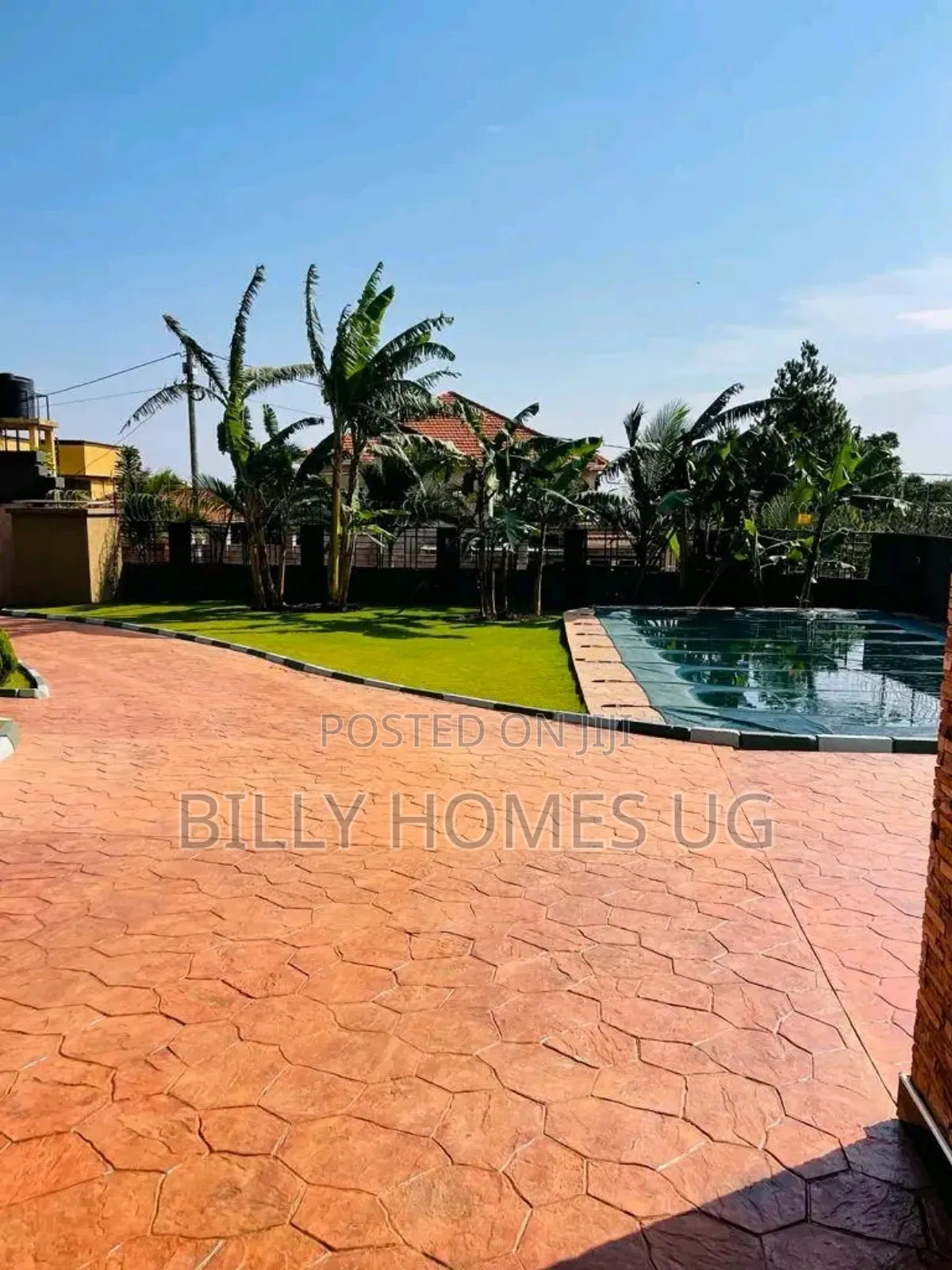 6bdrm Mansion in Kira for sale