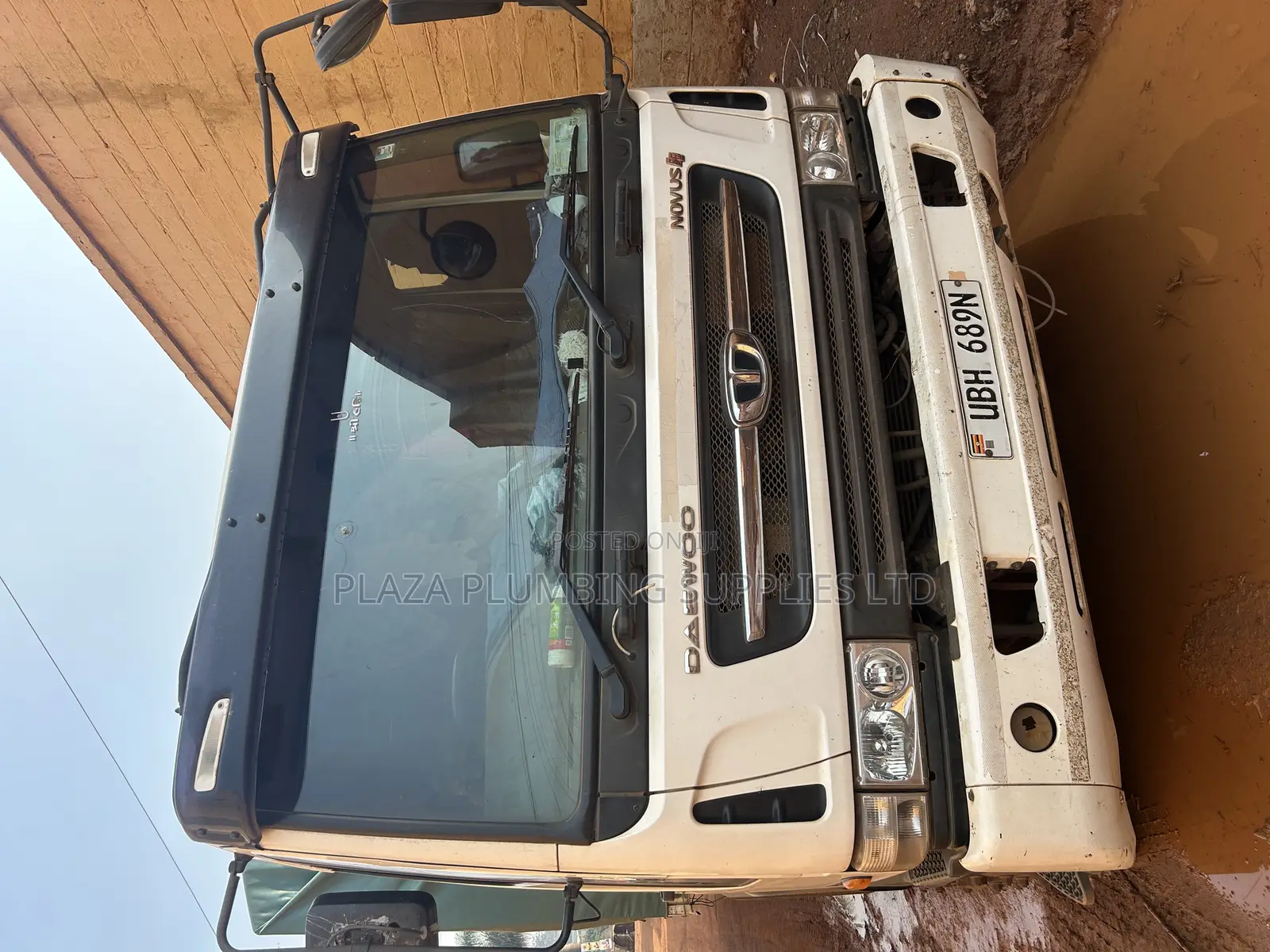 Trailer Head