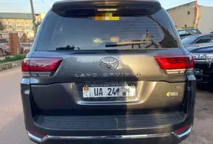 Toyota Land Cruiser 2015 Gray
