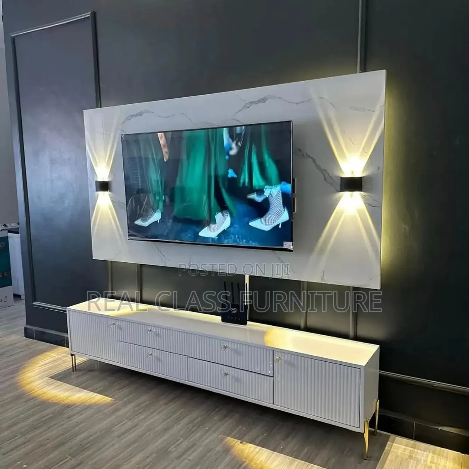 White Tv Stand/ Wall Mount Tv Stand White in Nakawa - Furniture, Wandera Patrick | Jiji.ug