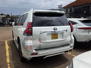 Toyota Land Cruiser Prado 2023 White
