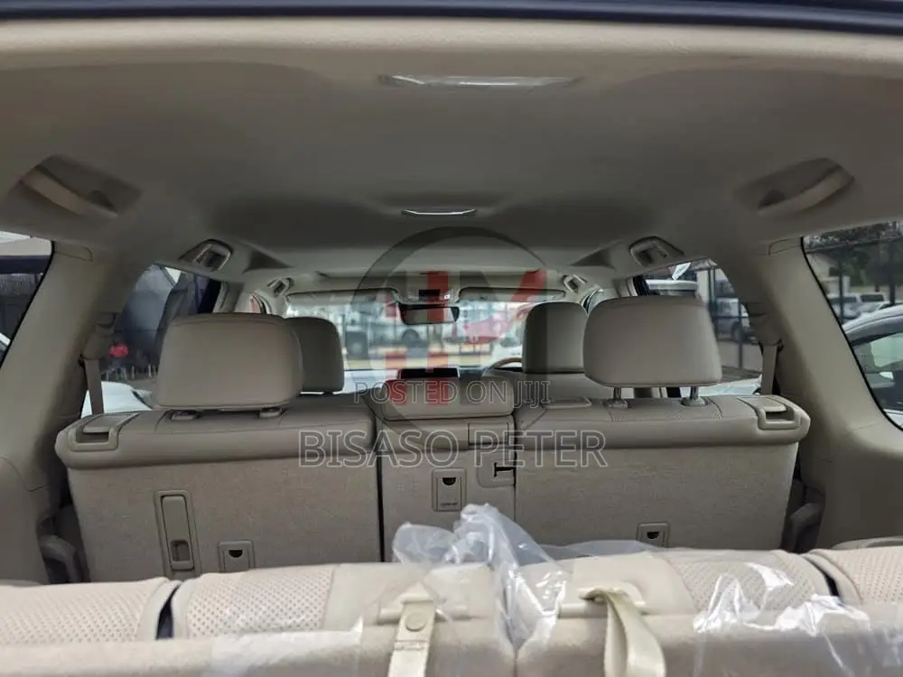 Toyota Land Cruiser Prado 2023 White