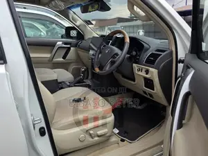 Toyota Land Cruiser Prado 2023 White