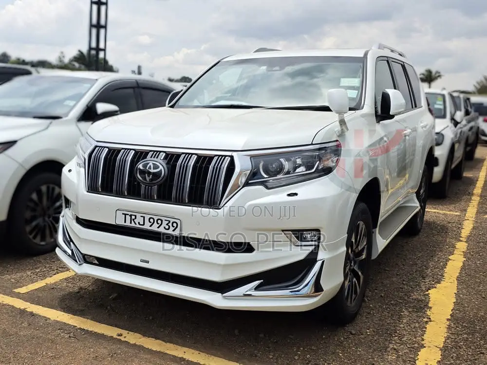 Toyota Land Cruiser Prado 2023 White