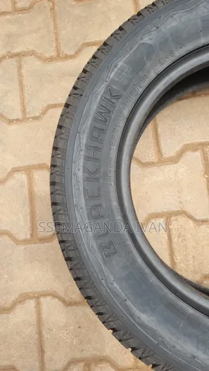 225/65r17 Original Black Hawk A/T