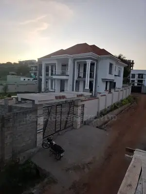 Modern Housing With Moulded Pulpet