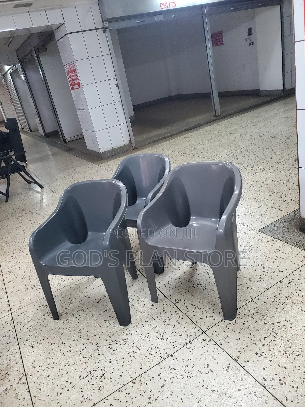 Plastic Chairs Plastic Chairs (Gray)