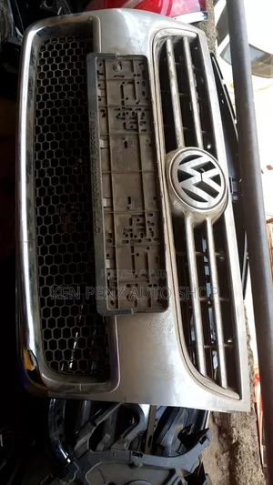 Volkswagen Toureg 2009 Front Bumper Grill
