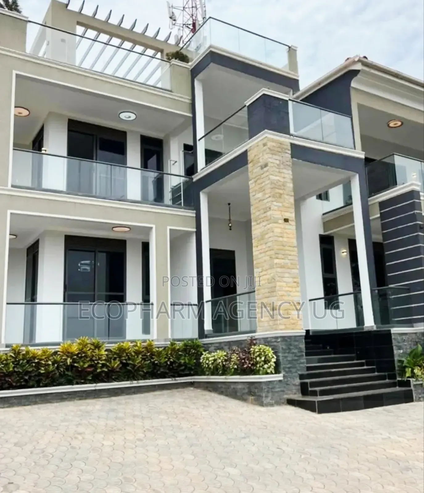 5bdrm Duplex in Najjera, Central Division for sale