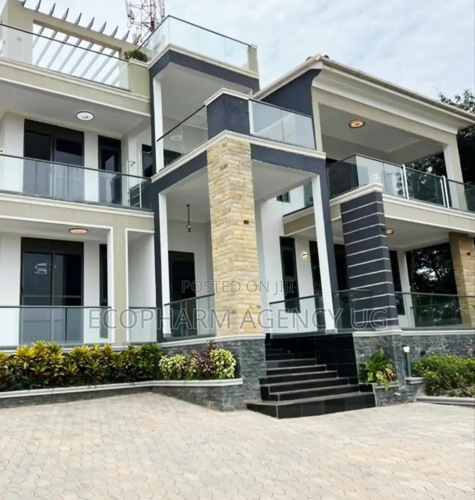 5bdrm Duplex in Najjera, Central Division for sale
