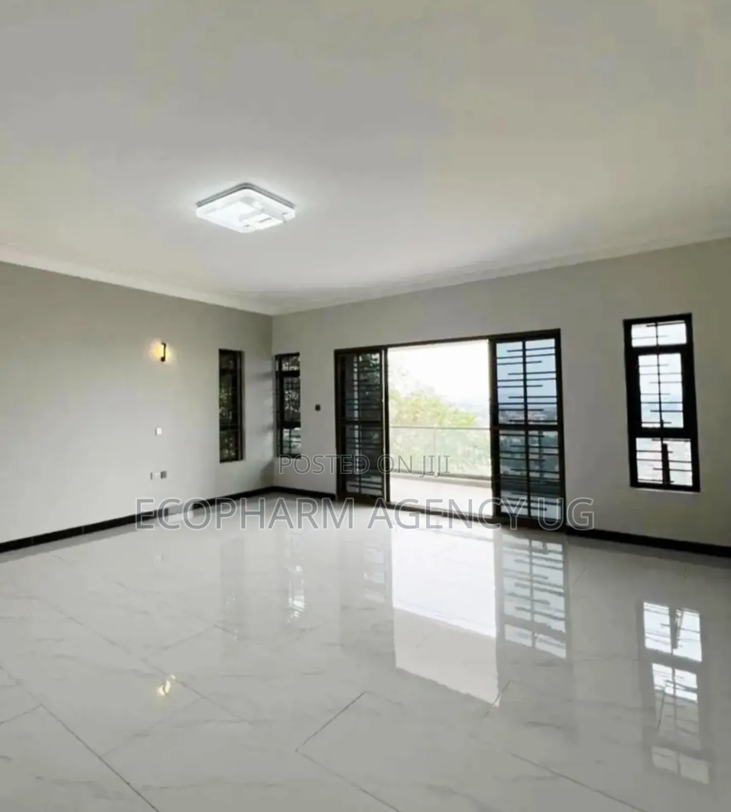 5bdrm Duplex in Najjera, Central Division for sale