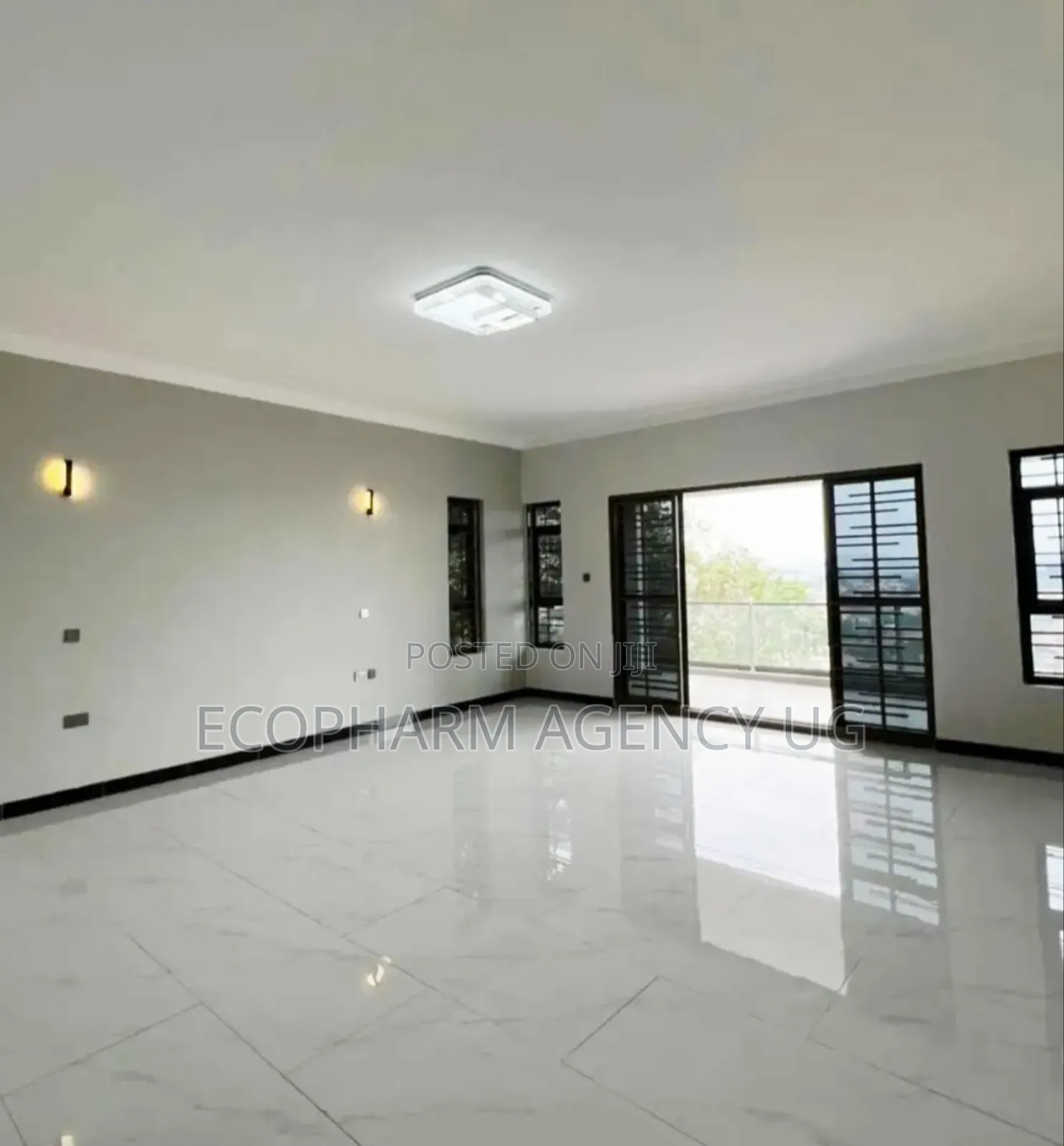 5bdrm Duplex in Najjera, Central Division for sale