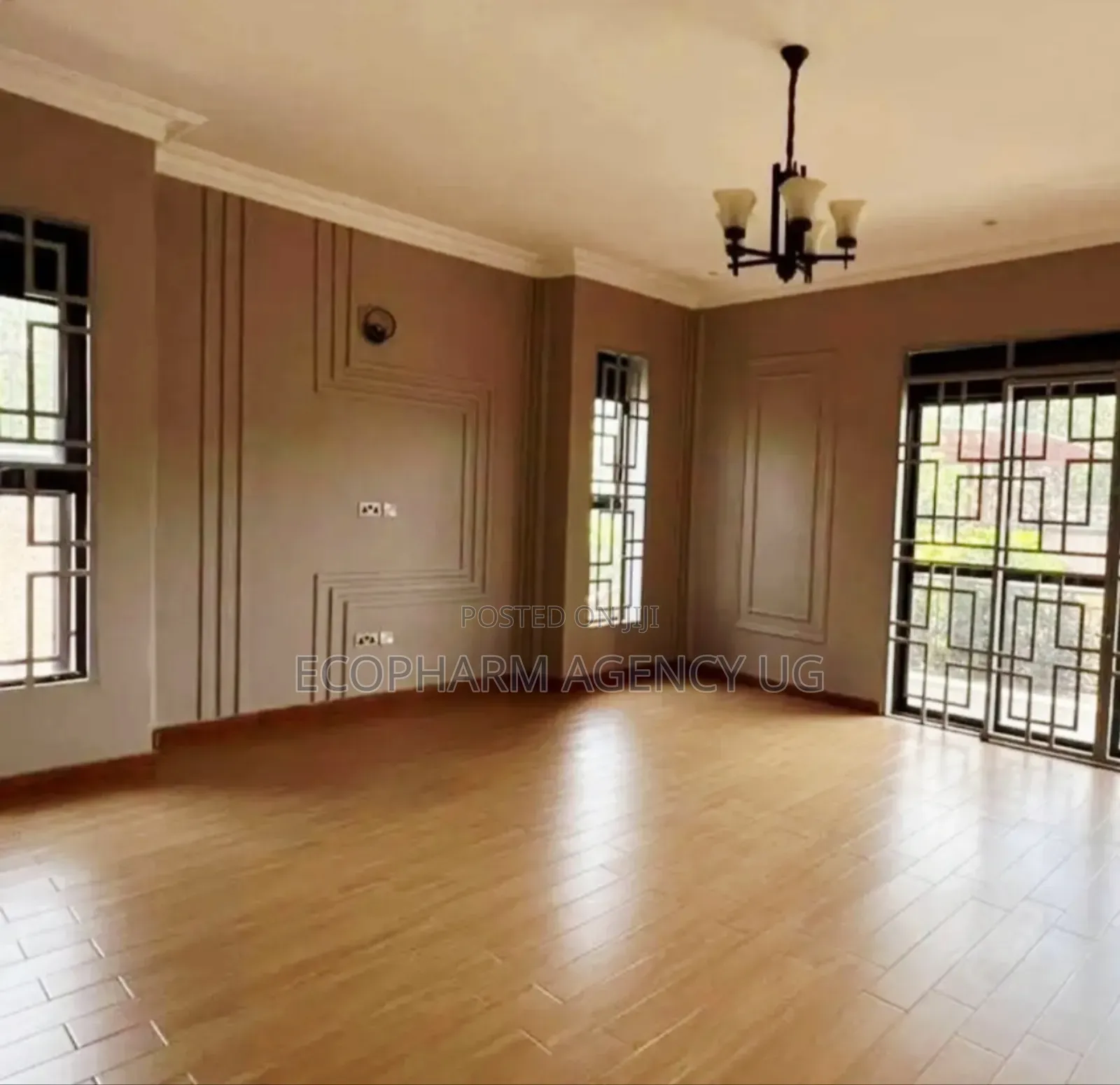 5bdrm Duplex in Kira, Central Division for sale