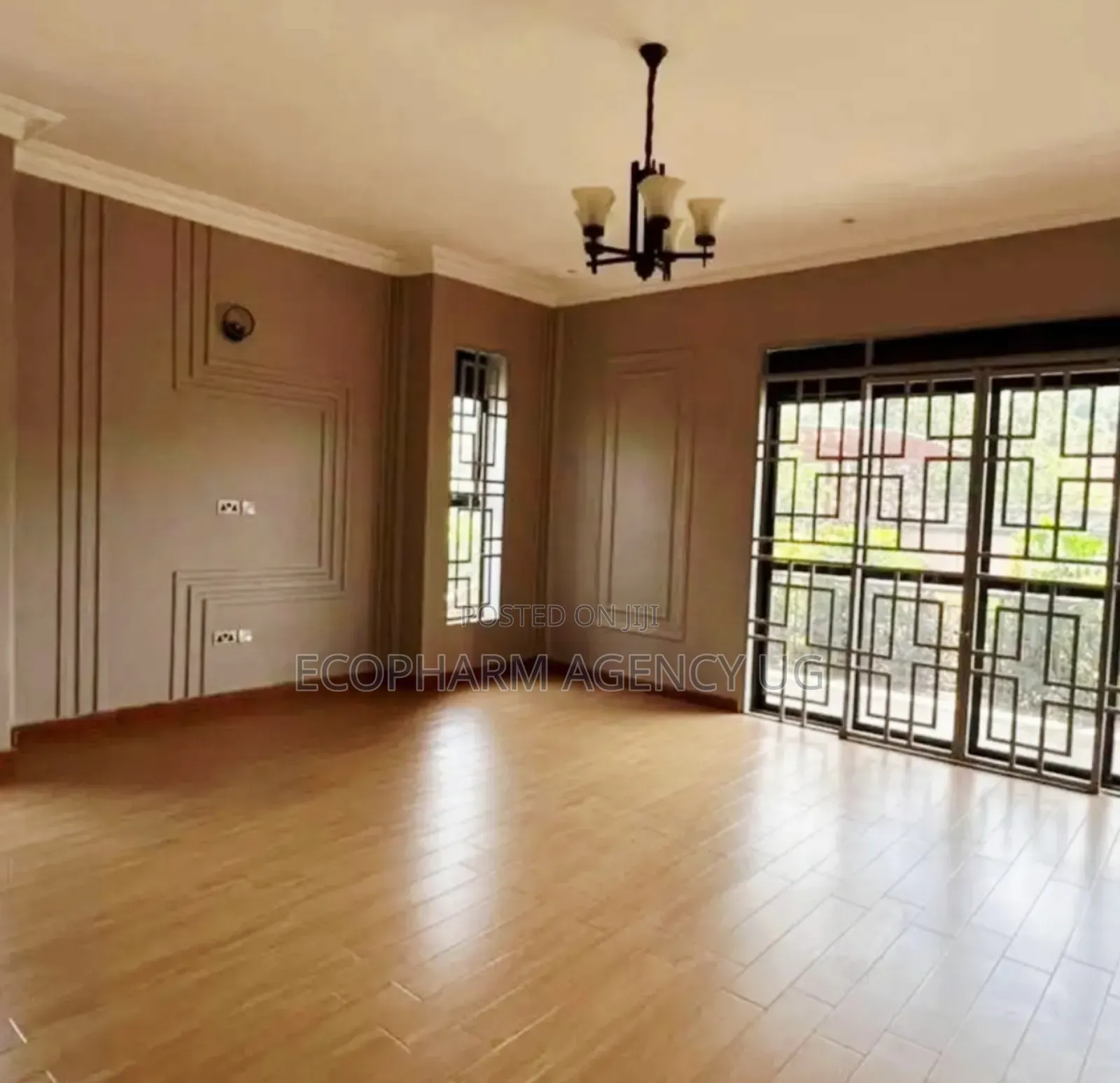 5bdrm Duplex in Kira, Central Division for sale