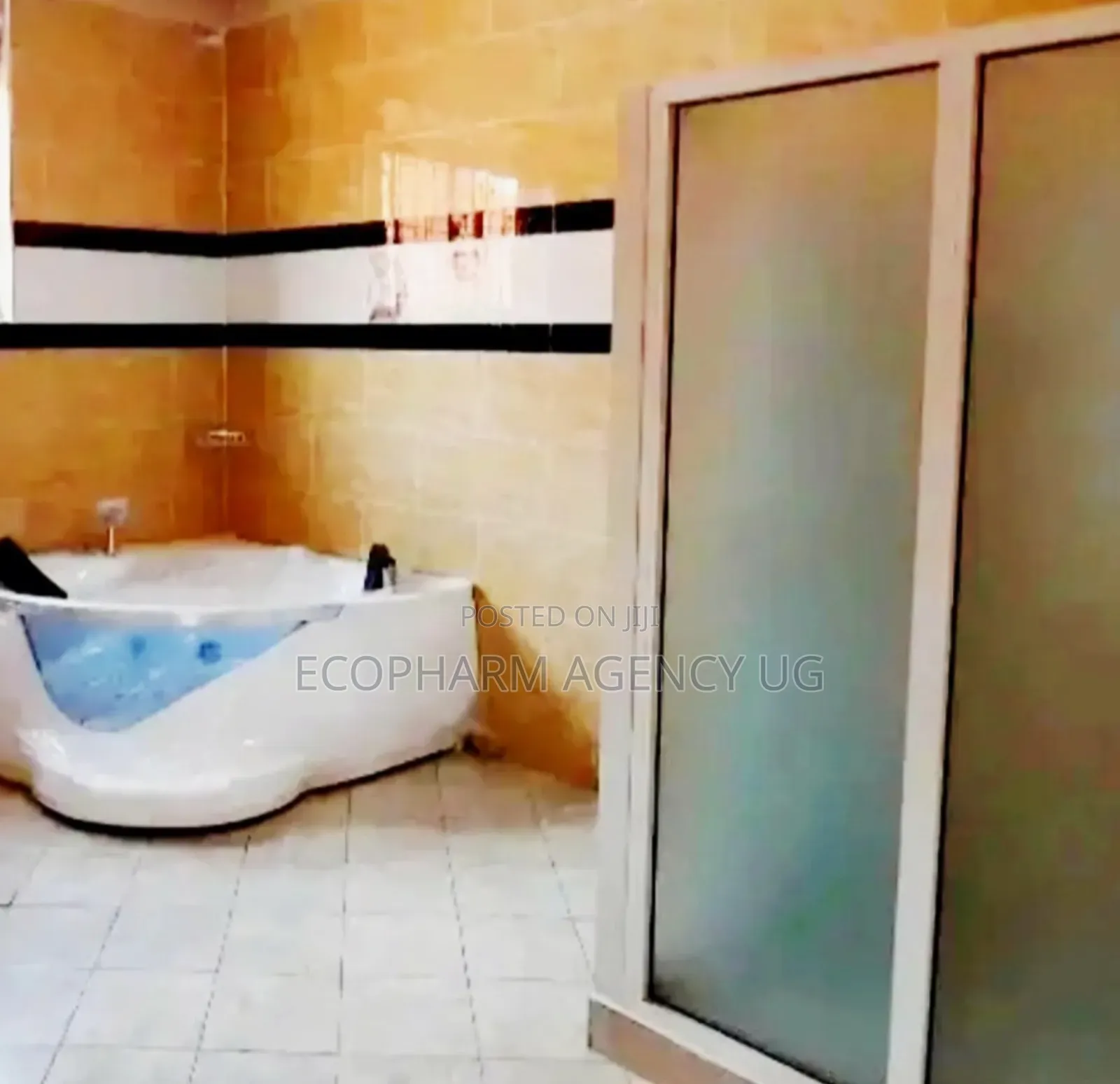 5bdrm Duplex in Kira, Central Division for sale