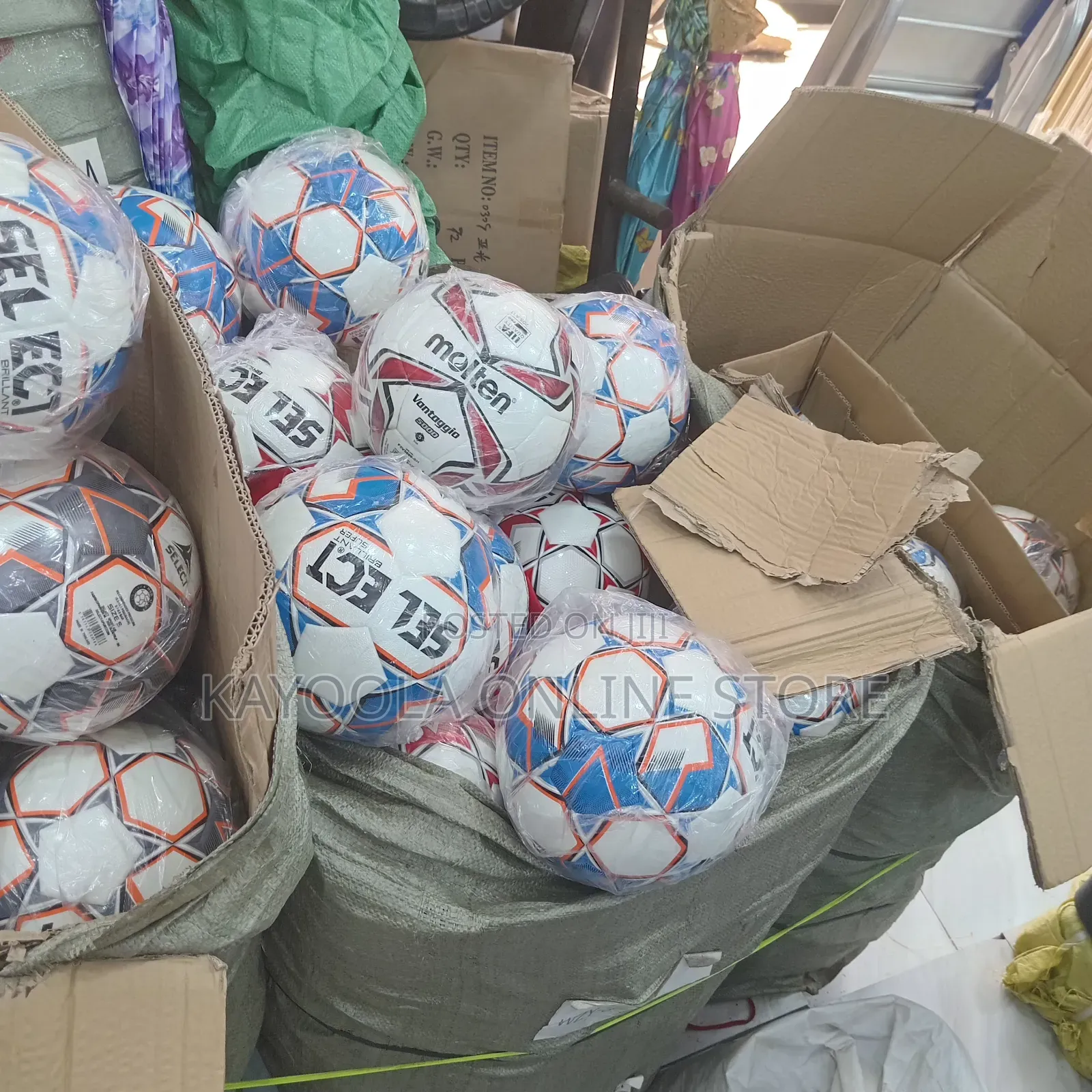 Select Brilliant Super Soccer Balls