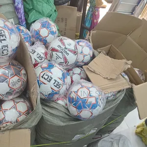 Select Brilliant Super Soccer Balls