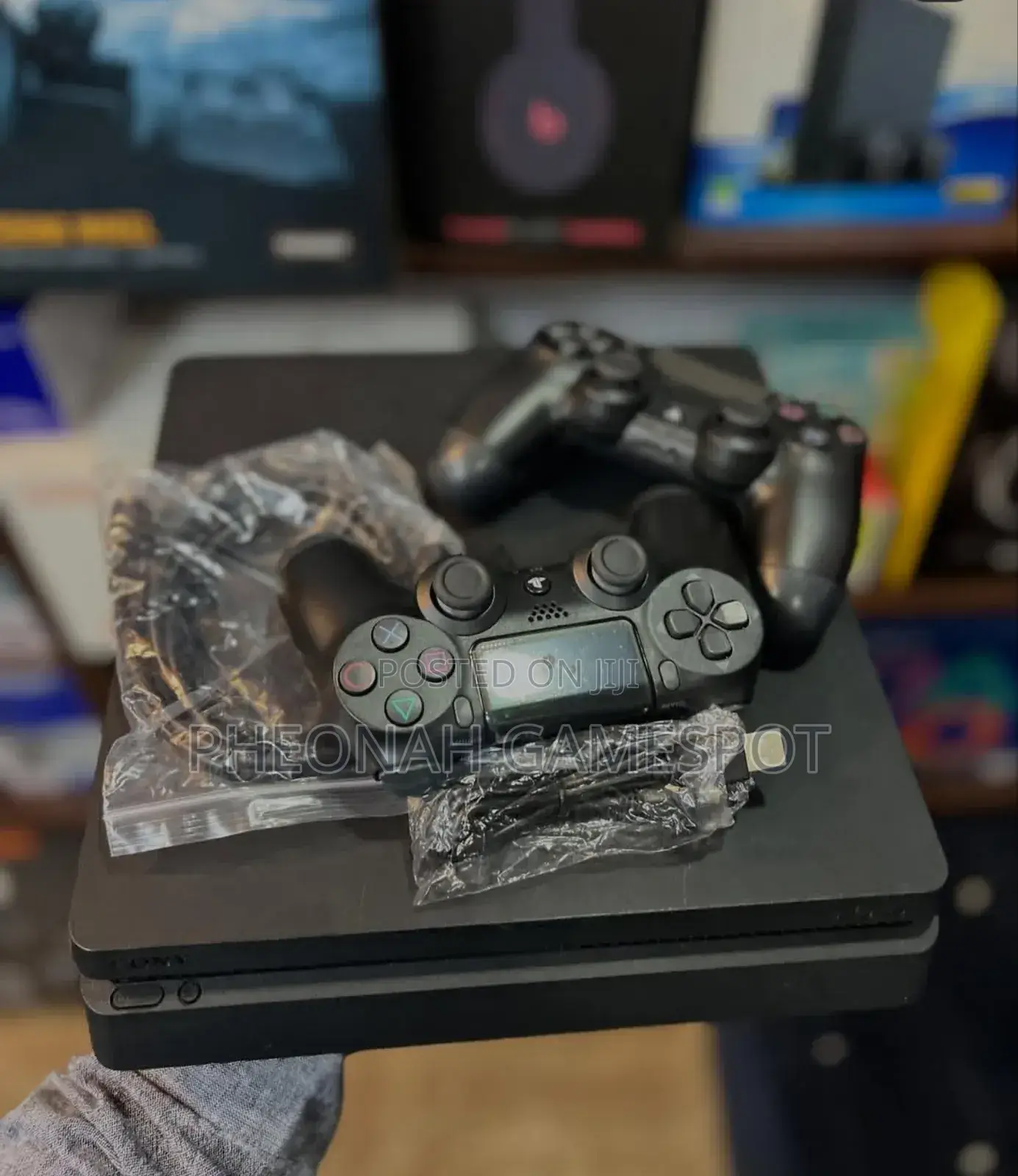 Jailbreaked Playstation 4 Slim High Version (2pads 10games)