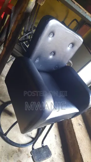 Red Min Beautiful Chair