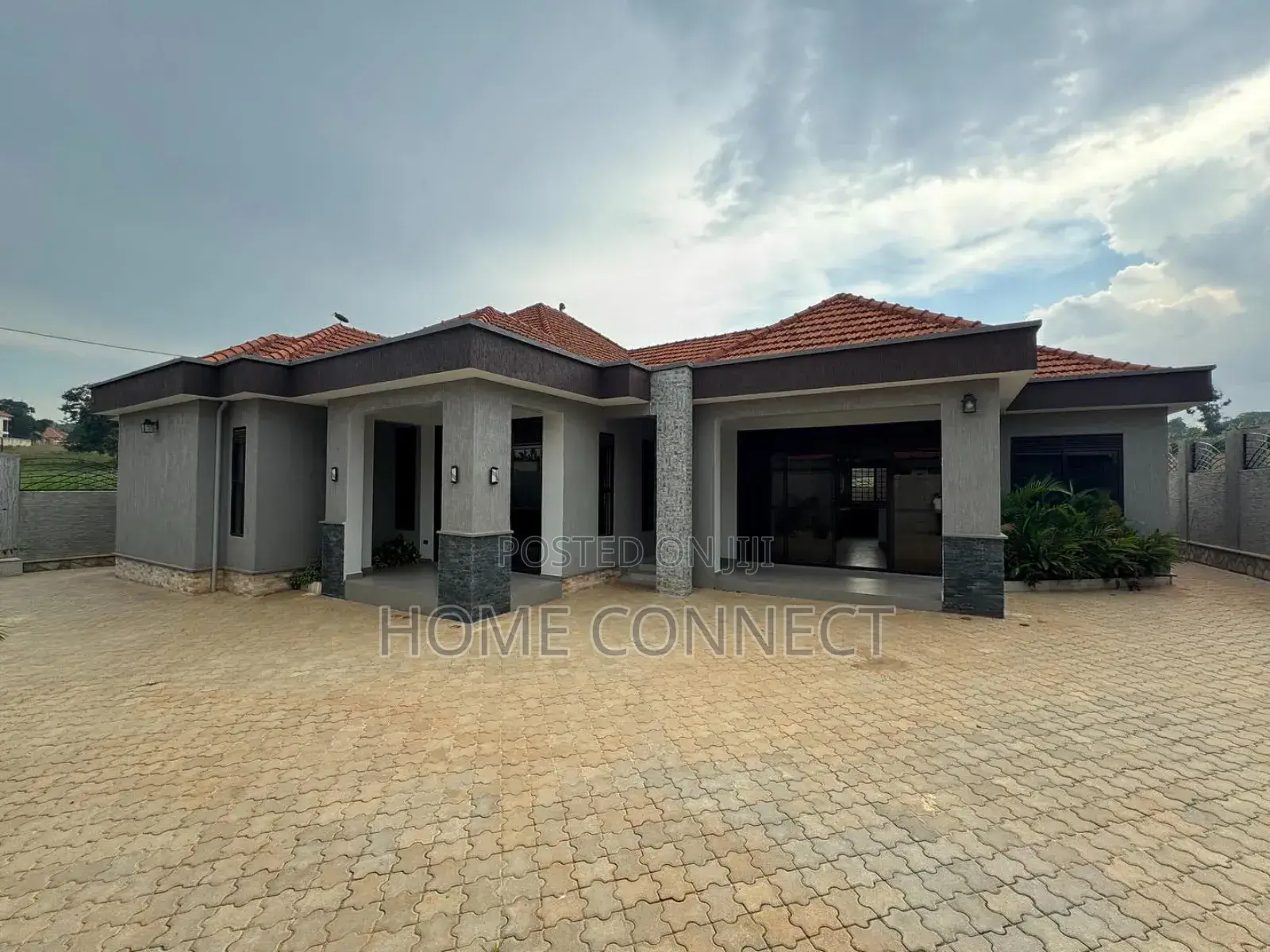 4bdrm Bungalow in Buziga, Central Division for sale