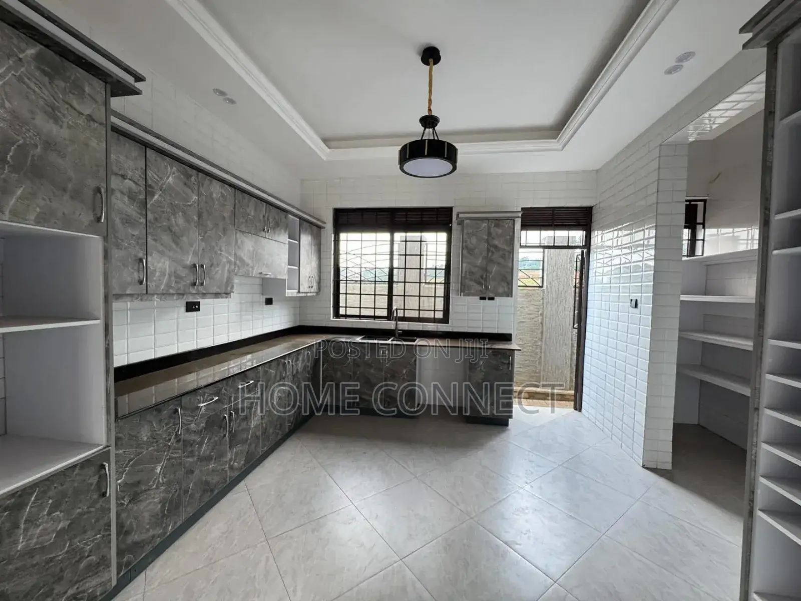 4bdrm Bungalow in Buziga, Central Division for sale