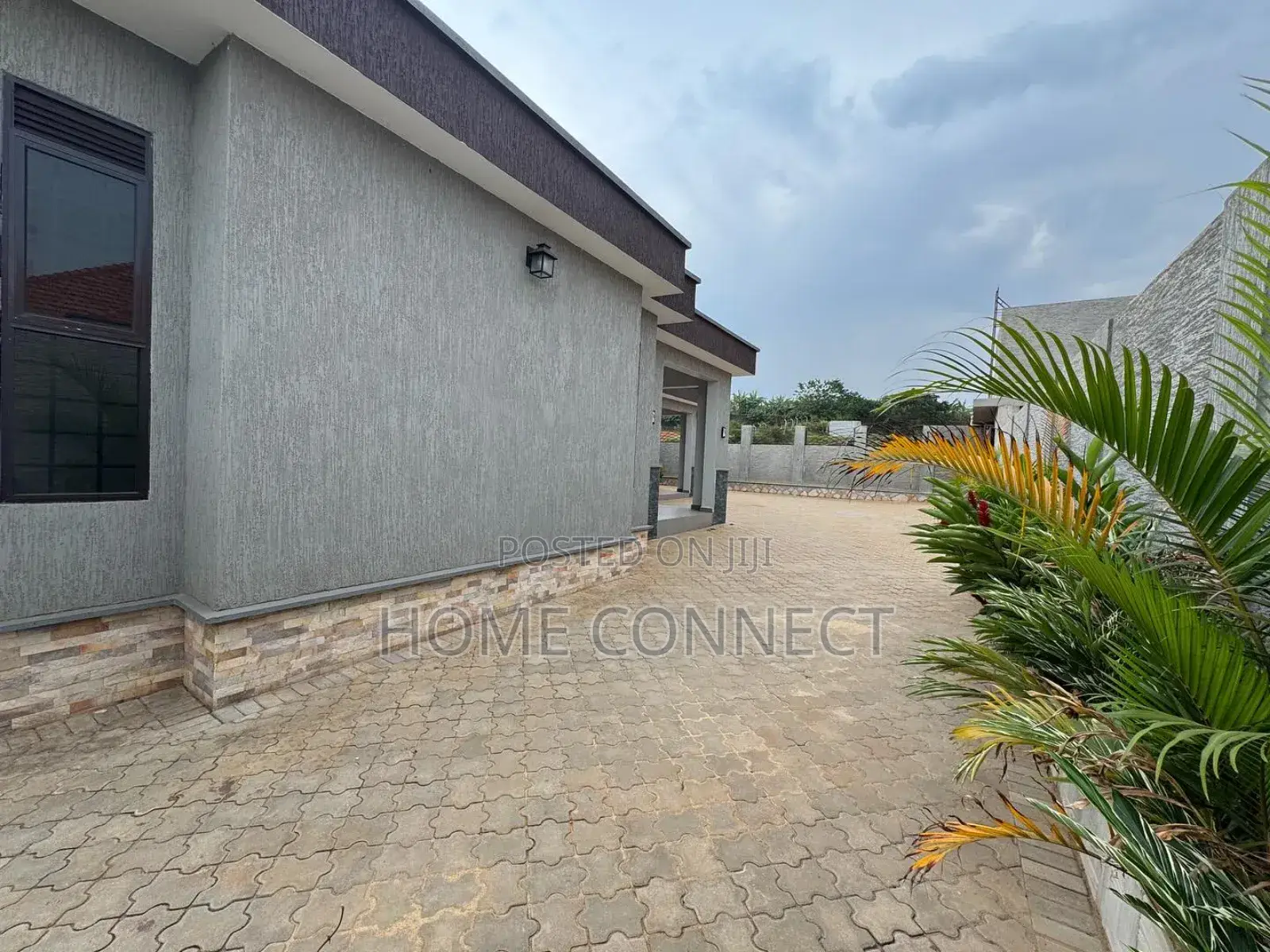 4bdrm Bungalow in Buziga, Central Division for sale